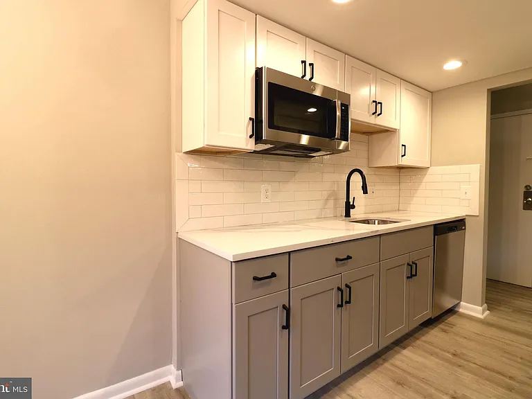 2249 Castle Rock Sq #11C — Photo 6