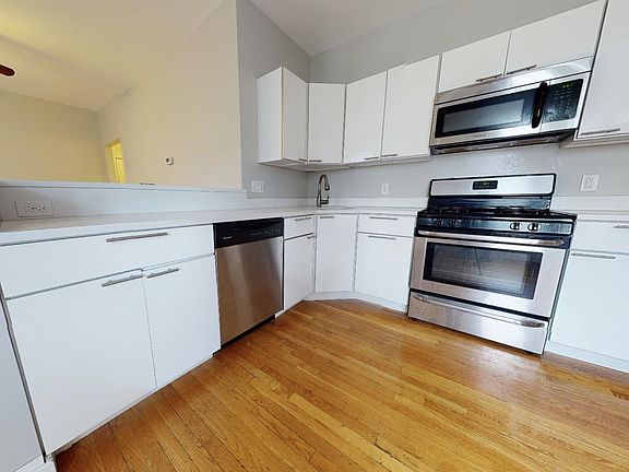 3rd image of 167 Hampshire St #33