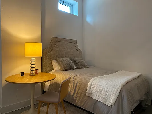 Rented by REAL New York | media 23