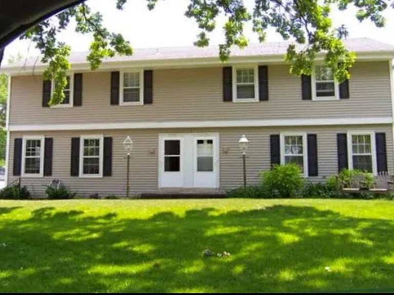11725 W Watertown Plank Rd — Photo 1