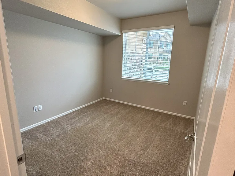 Pelican Bluff Apartments — Photo 45