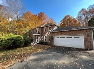 6001 River Forest Dr, Manassas, VA 20112