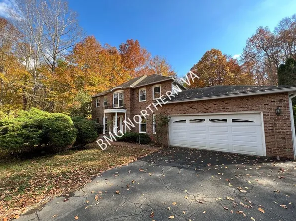 6001 River Forest Dr, Manassas, VA 20112