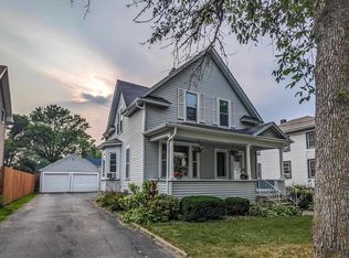 424 3rd St, Neenah, WI 54956