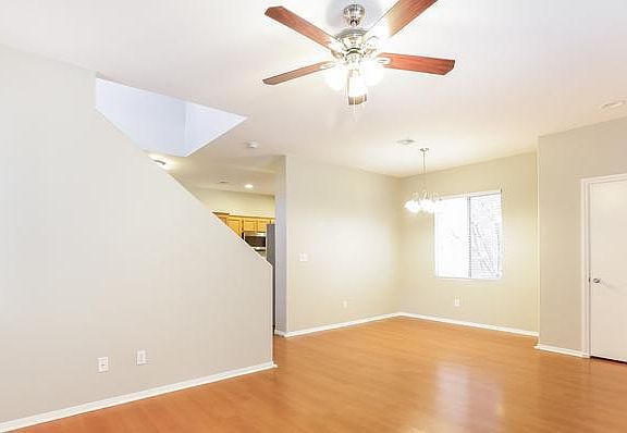 3rd image of 9907 Calabasas Ave