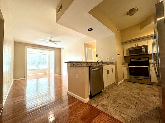 4th image of 5911 McPherson Ave APT 3W