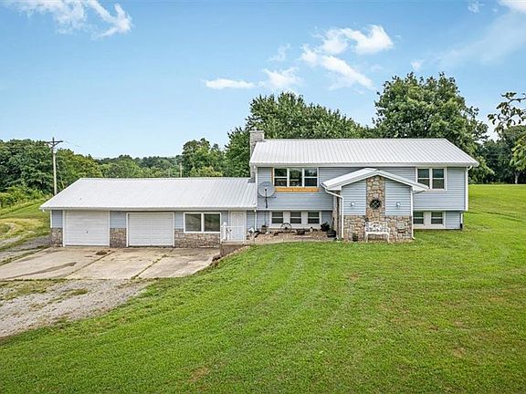 2nd image of 6527 SE Smith Rd