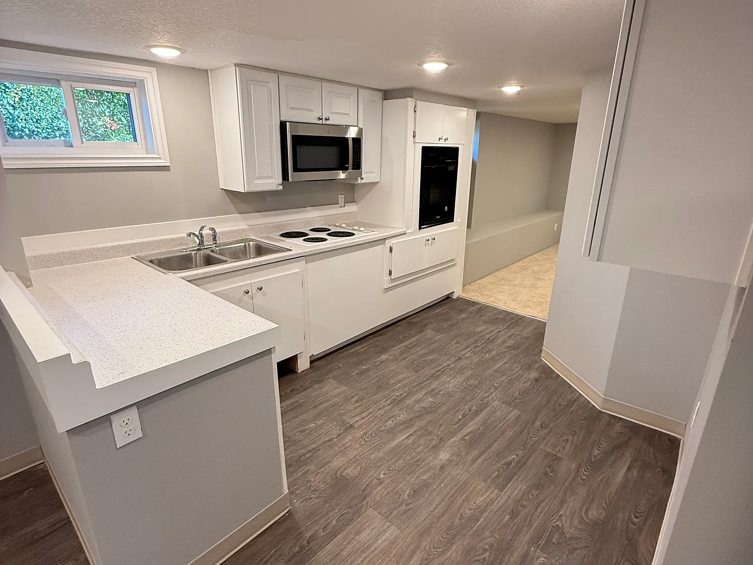 819 E Main St — Photo 4