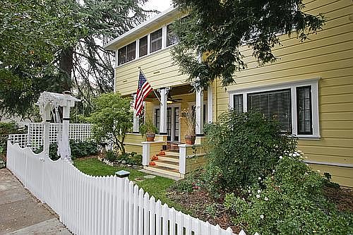 Lovely neighborhood is only eclipsed b the quality of the helpful, respectful and social neighbors.. Location of course is A+!