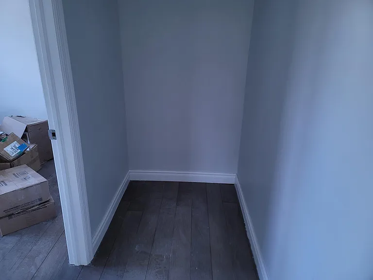 Merrick Rd — Photo 13