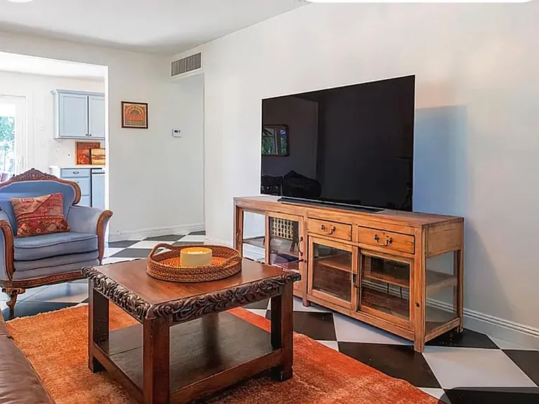 3547 E Meadowbrook Ave — Photo 5
