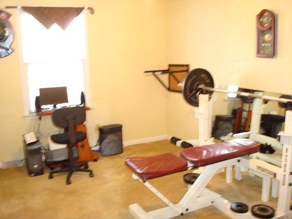 5th image of 705 Summer Woods Dr