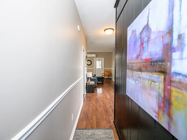 211 E Main St #B — Photo 16