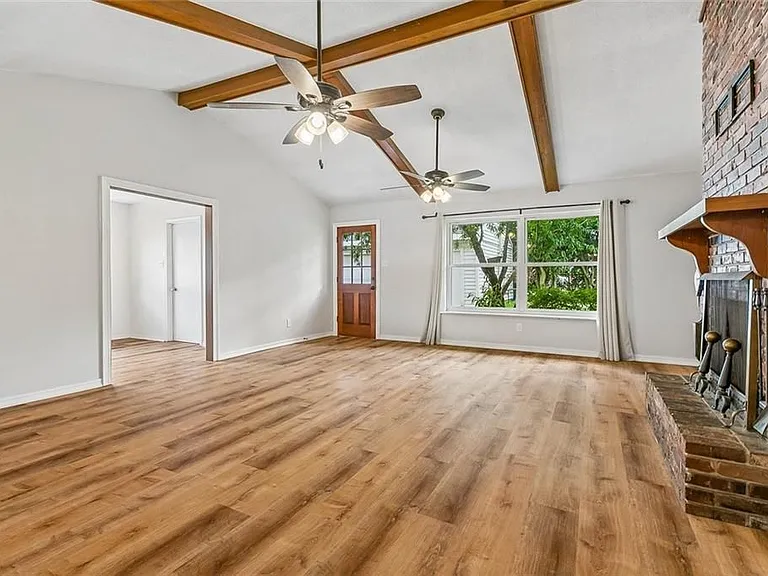 5751 Carlisle Ct — Photo 7