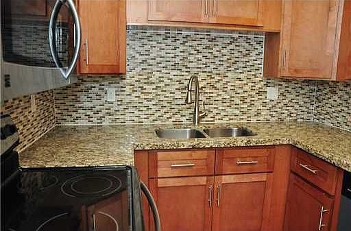 4th image of 720 Coral Way APT 6A