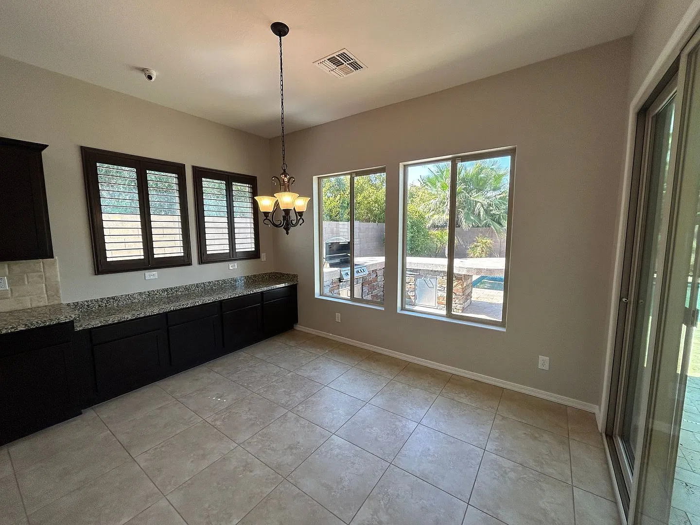 4 bed, 2.5 bath, 2833 sqft, $3,700 — Photo 4