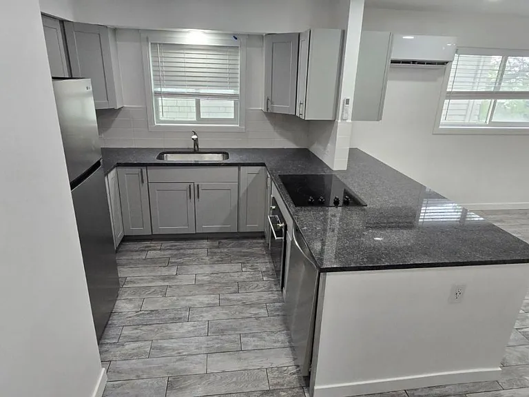 282 N Wall St E #1 — Photo 7