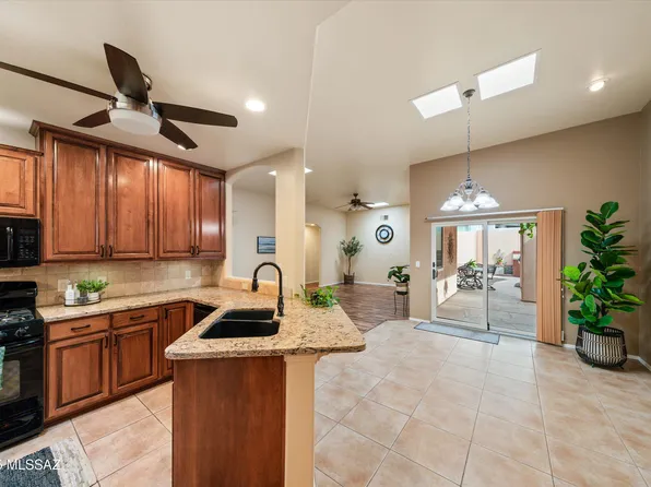 7484 E Maritime Dr, Tucson, AZ 85756