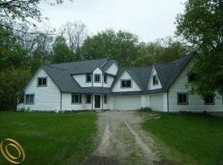 2405 Lochaven Rd, West Bloomfield, MI 48324