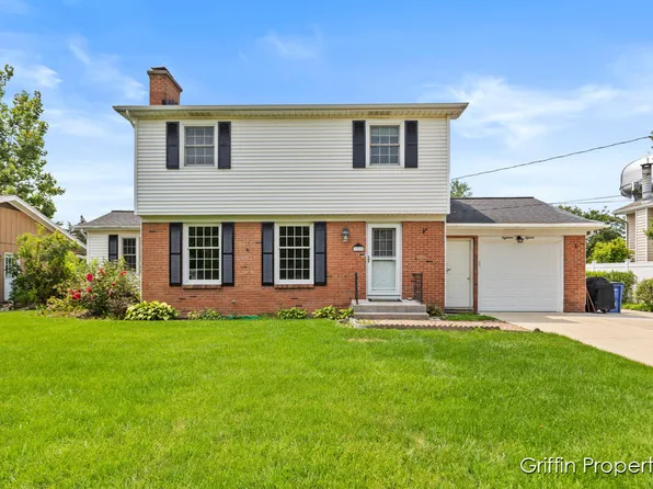 1815 Sherwood Dr SE, Grand Rapids, MI 49506