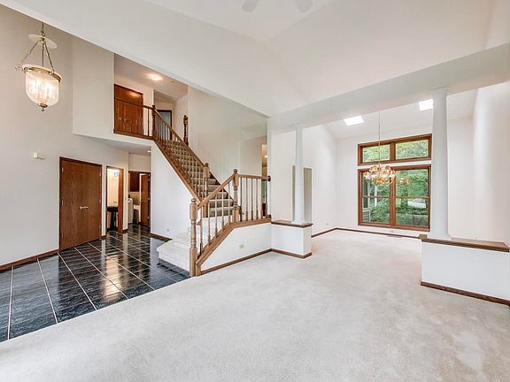 3rd image of 705 Wood Creek Dr