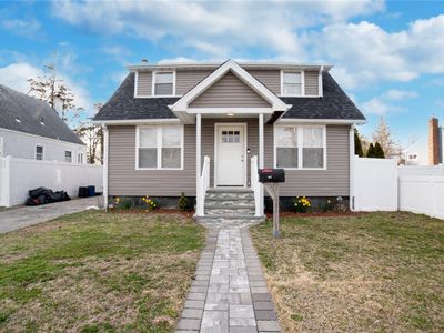 16 Platt Avenue, West Babylon, NY, 11704