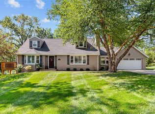 2 Nantucket Ln, Saint Louis, MO 63132