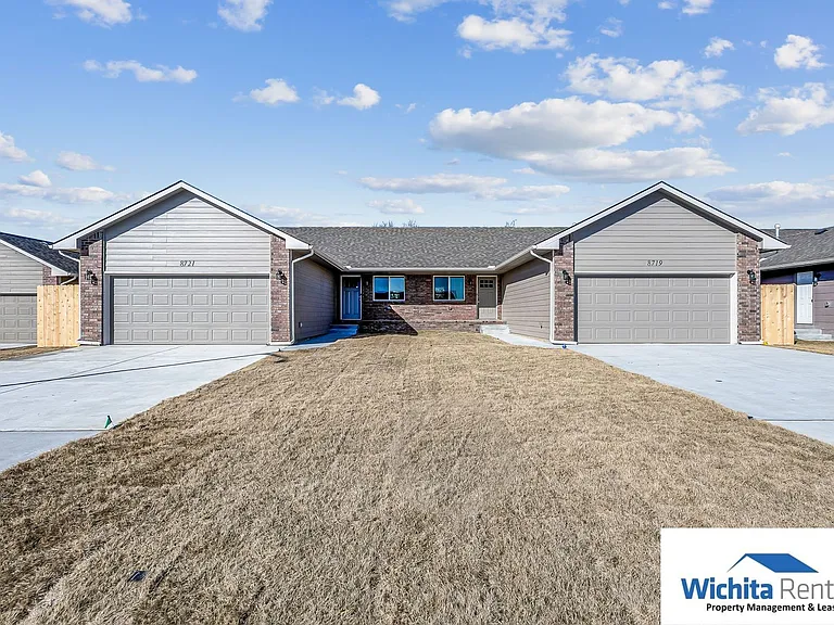8721 E Chris Ct — Photo 1