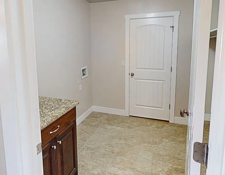 246 E Bridgewater Ln — Photo 13