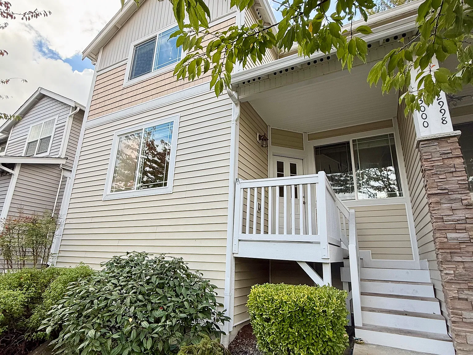 3 bed, 2.5 bath, 1634 sqft, $2,700 — Photo 3