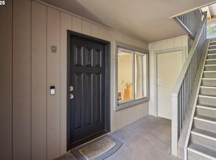 7548 SW Barnes Rd UNIT G, Portland, OR 97225