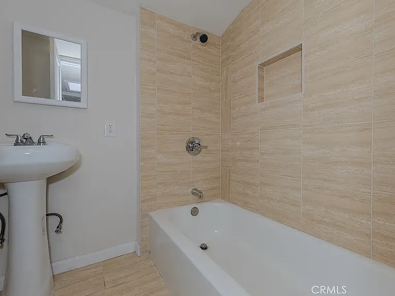 818 E Stearns Ave #1/2 — Photo 18