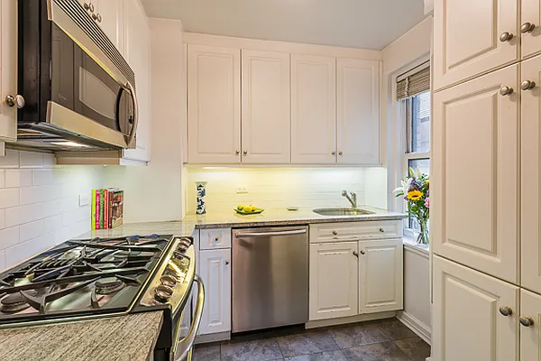 Sold by Engel and Völkers Brownstone Brooklyn | media 9
