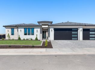 2153 N Desert View Dr, Washington, UT 84780