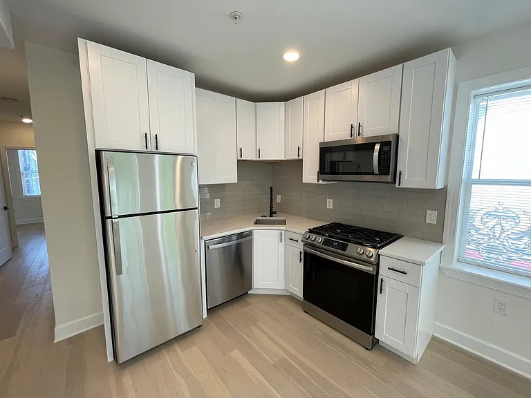 75 Florida Ave NW #3 — Photo 8