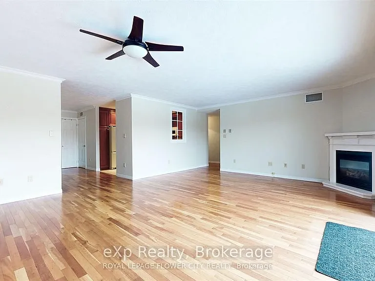 85 William St N #401 — Photo 15
