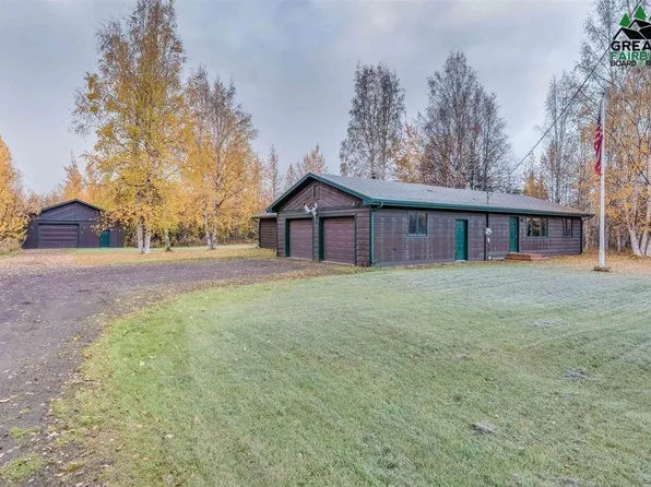 989 Holmes Rd, North Pole, AK 99705