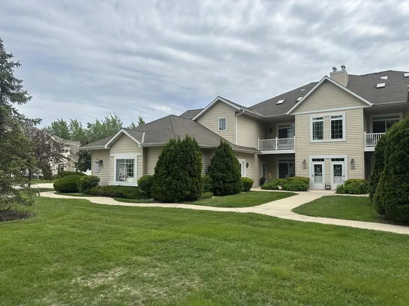 W397N5996 Autumn Woods DRIVE, Oconomowoc, WI 53066