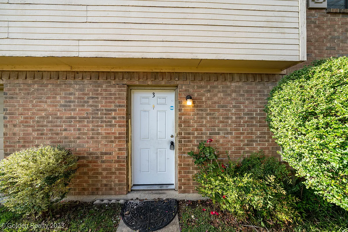 Building Photo - 4009 N Garland Ave #3