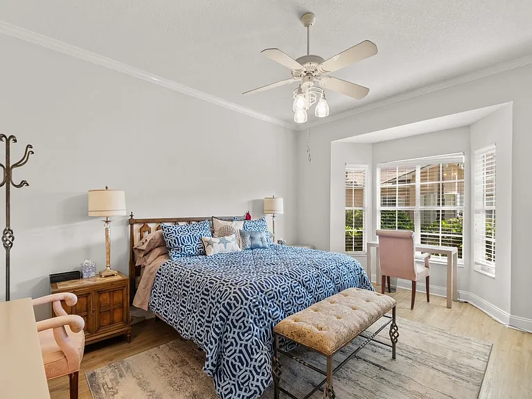 219 Park Shores Cir #B — Photo 15