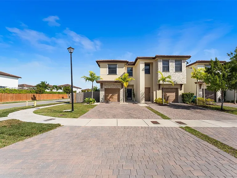 25205 SW 108th Ave — Photo 1