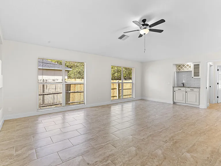 2141 SW Bayshore Blvd — Photo 16