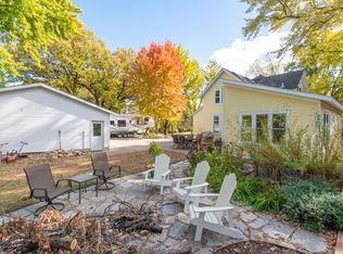 8404 Kennedy Memorial Dr, Saint Bonifacius, MN 55375