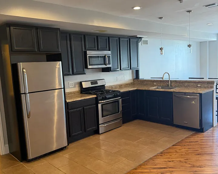 17 W Cayuga St — Photo 3