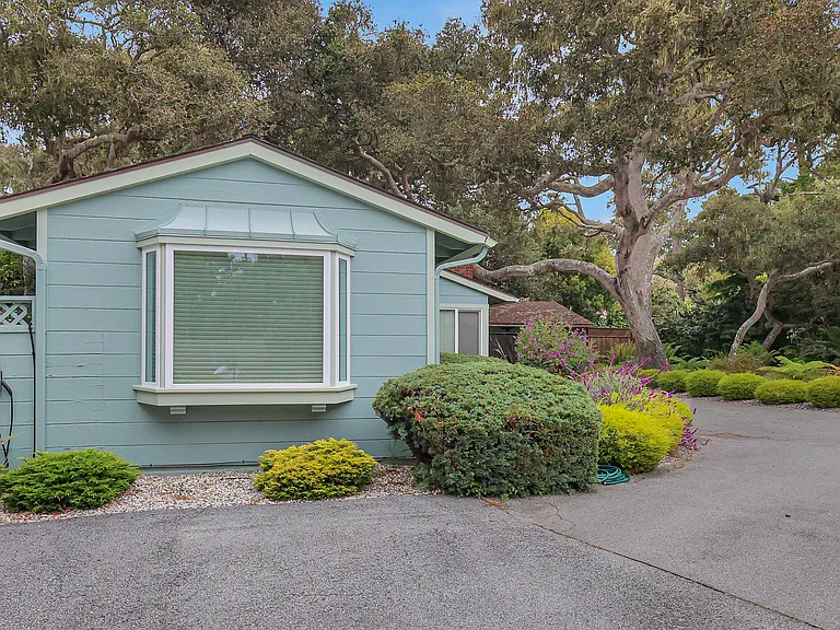 1087 Lariat Ln — Photo 19