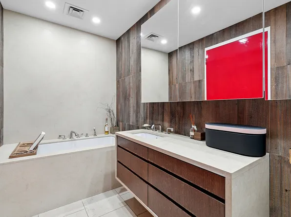 2109 Broadway image 9 of 13