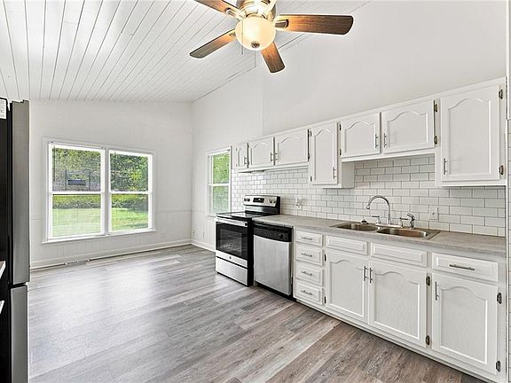 5th image of 8214 Ruskin Way