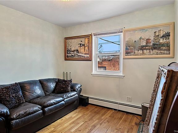 2nd image of 407 City Island Ave