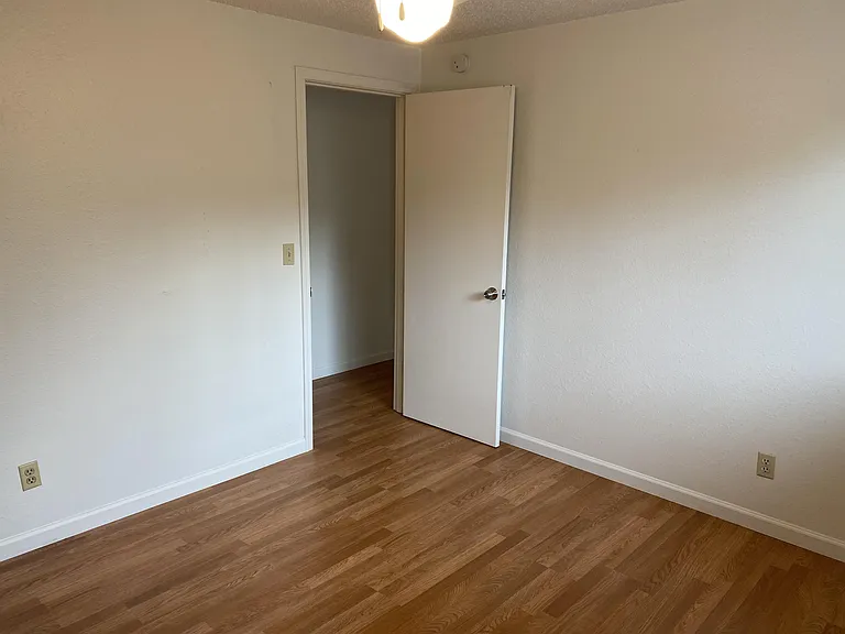 7425 SE Henry St — Photo 11