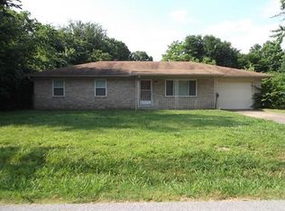 902 Se 3rd St, Bentonville, AR 72712